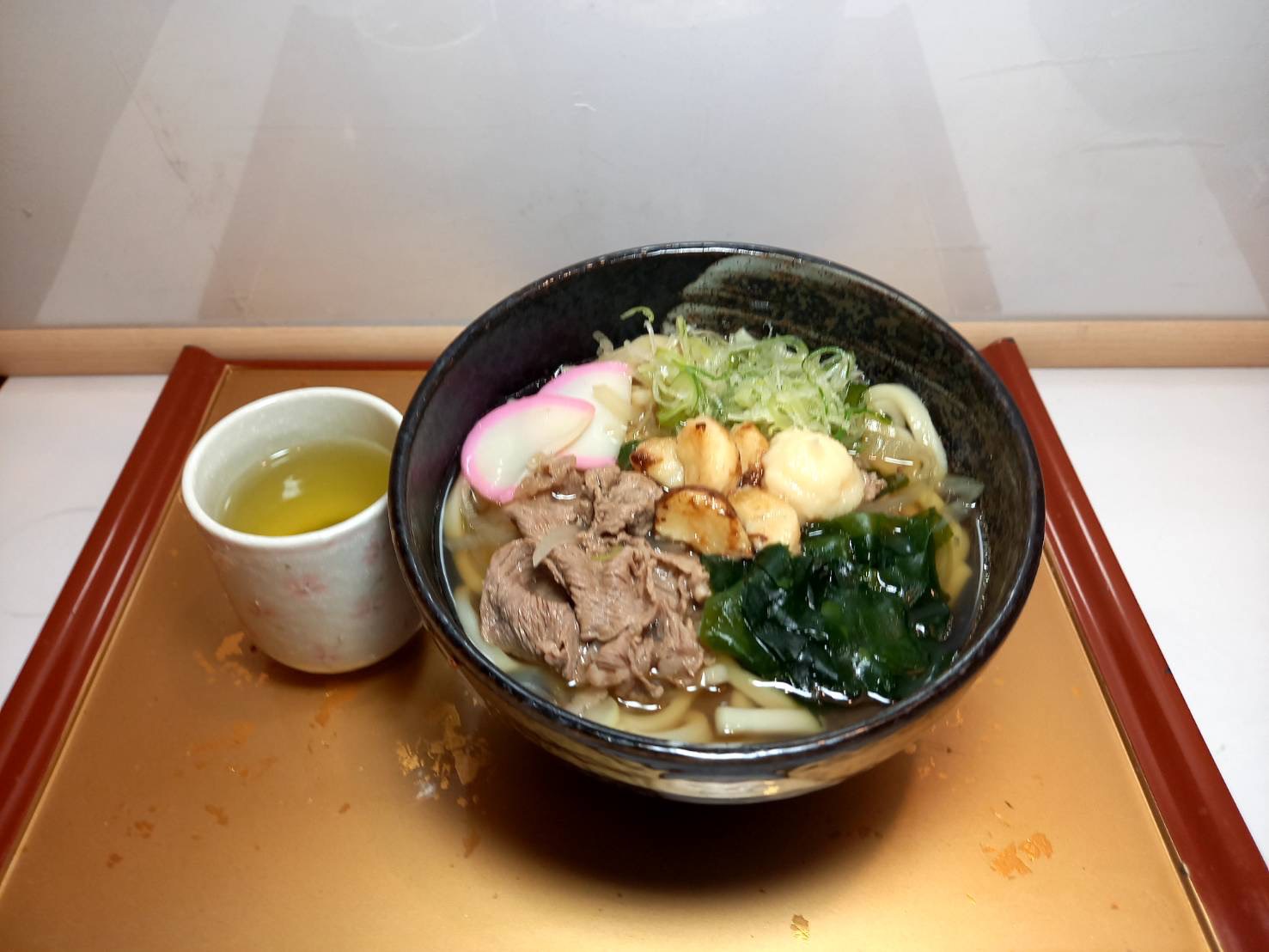 ニンニク肉うどん