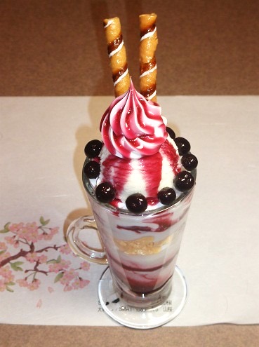 ブルーベリー/いちごパフェ